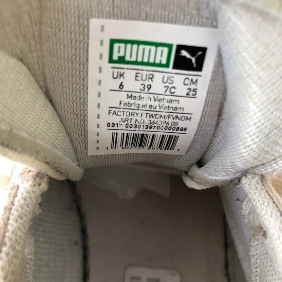 Puma Suede sneakers shoes. White color.  Size 7c. - Picture 4 of 5